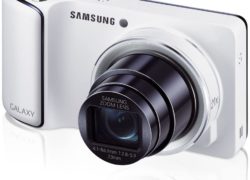 Samsung Galaxy Camera with Android Jelly Bean v4.1.2 OS, 16.3MP CMOS with 21x Optical Zoom and 4.8" Touch Screen LCD, WiFi (White) (OLD MODEL)