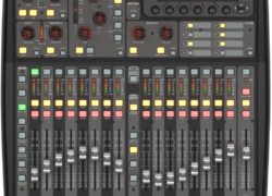 BehringerX32 PRODUCER 32-Channel 40-Input and 25-Bus Rack-Mountable Digital Mixing Console